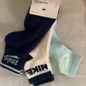 NWT Men’s Nike Everyday Plus Retro Ankle Socks 3 Pairs Size 8-12